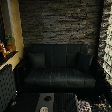 קריובה Lovely 1 Bedroom Flat In A 2 Ground Floor House מראה חיצוני תמונה
